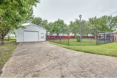3323 Dasher Street, Lancaster, TX 75146 - Photo 34