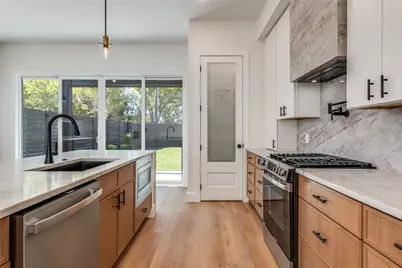 2422 Jeffries Street, Dallas, TX 75215 - Photo 18