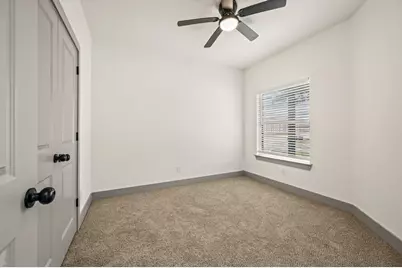 830 E Powell Avenue, Fort Worth, TX 76104 - Photo 22