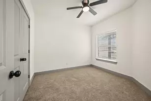 830 E Powell Ave, Fort Worth, TX 76104 - Photo 22