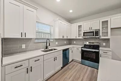 830 E Powell Avenue, Fort Worth, TX 76104 - Photo 10
