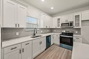 830 E Powell Ave, Fort Worth, TX 76104 - Photo 10