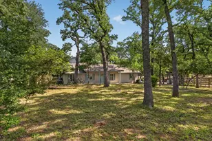 2715 Green Oaks Blvd, Arlington, TX 76017 - Photo 2