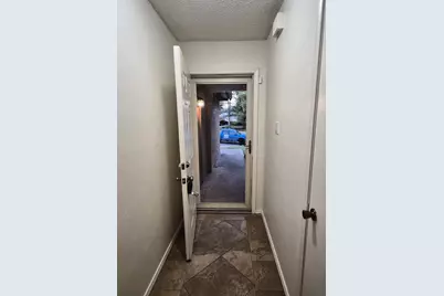 4218 Hunters Court, Arlington, TX 76016 - Photo 2