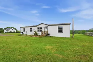 587 Kentucky Town Rd, Whitewright, TX 75491 - Photo 2