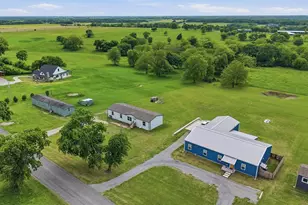 587 Kentucky Town Rd, Whitewright, TX 75491 - Photo 34