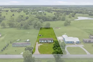 587 Kentucky Town Rd, Whitewright, TX 75491 - Photo 32