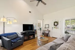 845 Springbrook Dr, Fort Worth, TX 76107 - Photo 6
