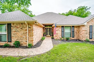8902 Pleasant Hill Dr, Granbury, TX 76049 - Photo 4