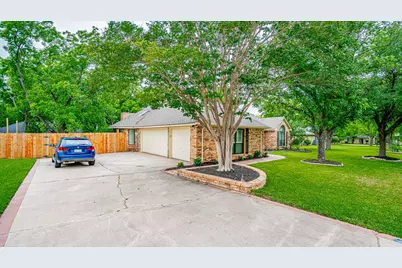 8902 Pleasant Hill Drive, Granbury, TX 76049 - Photo 2