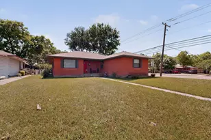 2104 Hillburn Dr, Dallas, TX 75227 - Photo 2