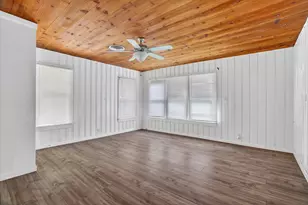 320 N 2nd St, Jacksboro, TX 76458 - Photo 8