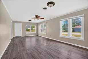 320 N 2nd St, Jacksboro, TX 76458 - Photo 6