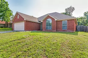 106 King Arthur Ct, Weatherford, TX 76086 - Photo 2