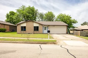 722 Meadowglen Dr, Duncanville, TX 75137 - Photo 2