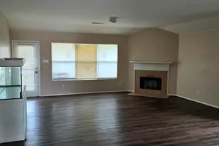 104 Idlewheat Ln, Dallas, TX 75241 - Photo 4