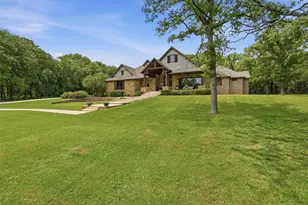 2304 Winchester Ct, Tolar, TX 76476 - Photo 4
