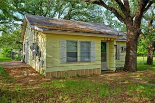 201 Croxton St, Nocona, TX 76255 - Photo 6