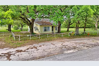 201 Croxton Street, Nocona, TX 76255 - Photo 14