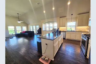 210 Spruce Valley Drive, Justin, TX 76247 - Photo 8