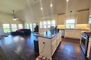 210 Spruce Valley Dr, Justin, TX 76247 - Photo 8