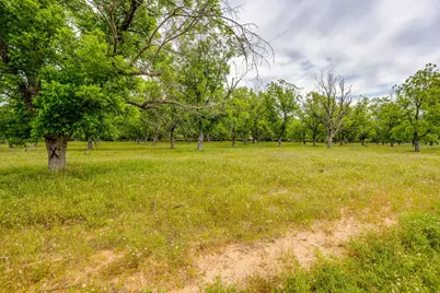 1000 E Landings N, Granbury, TX 76049 - Photo 18