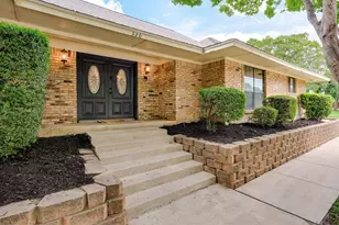 320 S Irving Heights Dr, Irving, TX 75060 - Photo 2