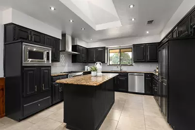 320 S Irving Heights Drive, Irving, TX 75060 - Photo 10