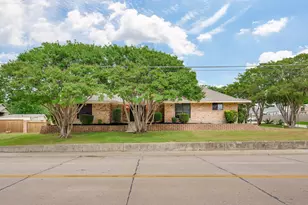 320 S Irving Heights Dr, Irving, TX 75060 - Photo 1