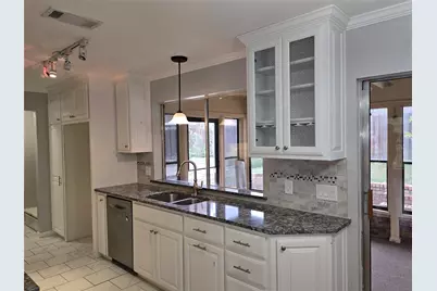 2822 Oak Forest Drive, Grapevine, TX 76051 - Photo 8