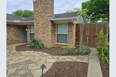 2822 Oak Forest Drive, Grapevine, TX 76051 - Photo 1