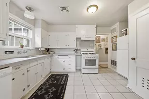 1325 N 34th St, Waco, TX 76710 - Photo 10