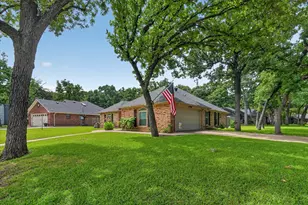 1000 Shady Hill Ln, Burleson, TX 76028 - Photo 2