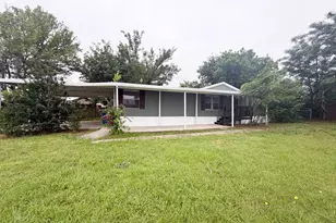 402 E College Ave, Alvarado, TX 76009 - Photo 2
