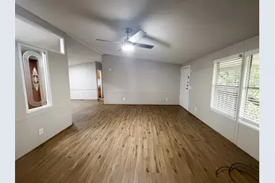 402 E College Avenue, Alvarado, TX 76009 - Photo 4