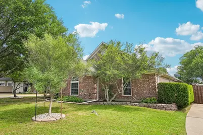 304 Woodlawn Street, Krum, TX 76249 - Photo 4