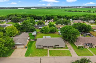 1004 W Elizabeth Dr, Robinson, TX 76706 - Photo 36