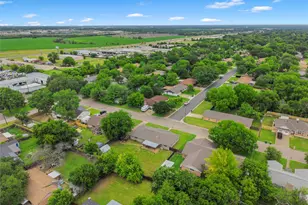 1004 W Elizabeth Dr, Robinson, TX 76706 - Photo 38