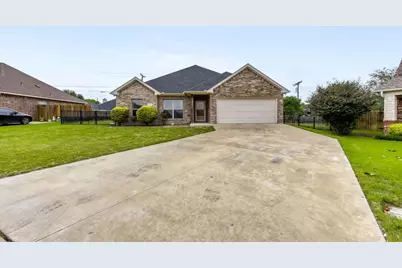 1604 Belle Plain Drive, Cleburne, TX 76033 - Photo 2