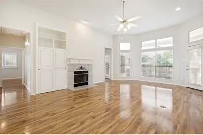 1052 E Seminole Trail, Carrollton, TX 75007 - Photo 4