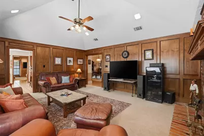 1404 Homestead Court, Irving, TX 75061 - Photo 10