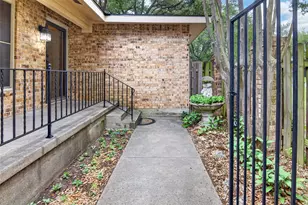2101 Hermanson Dr, Waco, TX 76710 - Photo 6