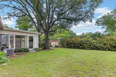 2101 Hermanson Drive, Waco, TX 76710 - Photo 10