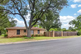 2101 Hermanson Dr, Waco, TX 76710 - Photo 4