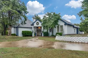 1828 Valley View Dr, Cedar Hill, TX 75104 - Photo 1