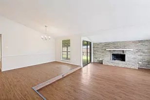 4708 Woodfield Dr, Arlington, TX 76016 - Photo 2