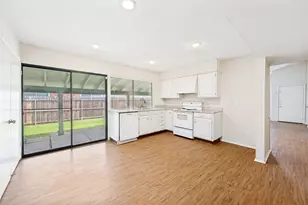 4708 Woodfield Dr, Arlington, TX 76016 - Photo 10