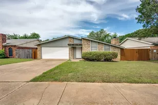 4708 Woodfield Dr, Arlington, TX 76016 - Photo 1