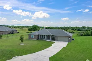 129 Springwood Ranch Loop, Springtown, TX 76082 - Photo 1