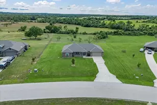 129 Springwood Ranch Loop, Springtown, TX 76082 - Photo 4